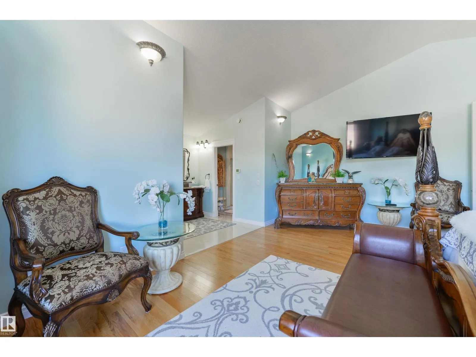 9720 65 AV NW