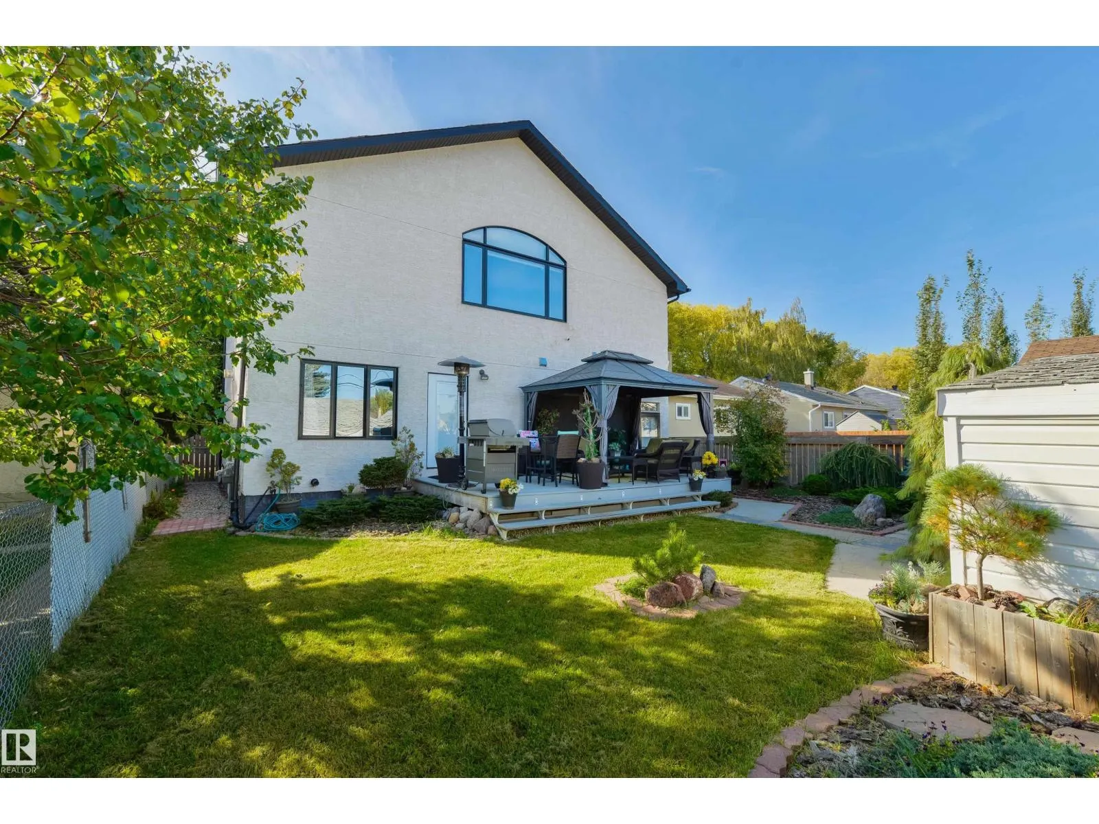 9720 65 AV NW