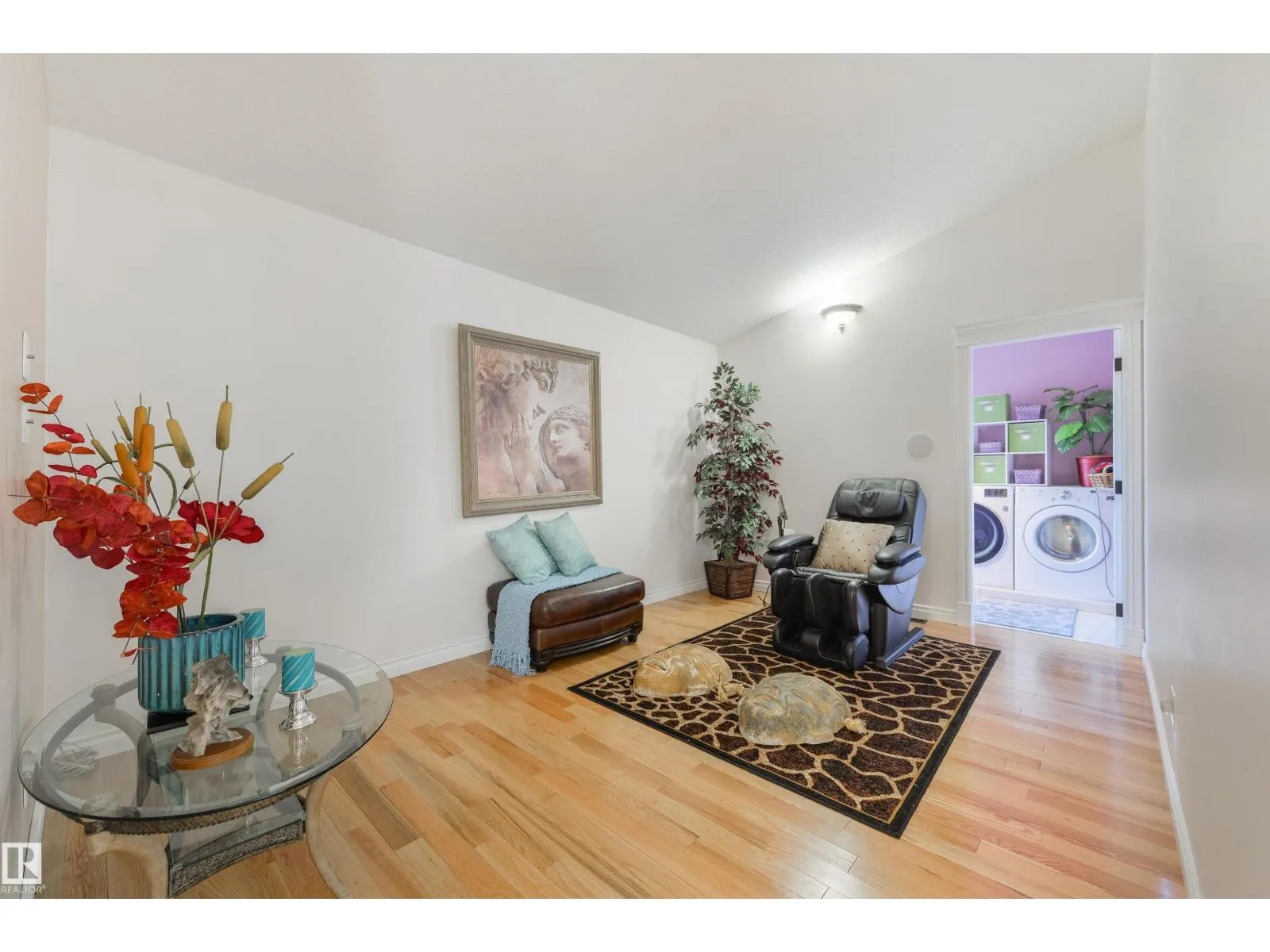 9720 65 AV NW