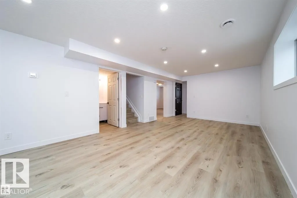 11523 82 ST NW