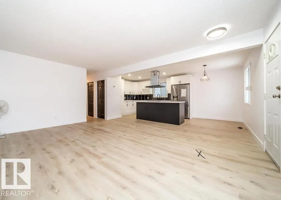 11523 82 ST NW