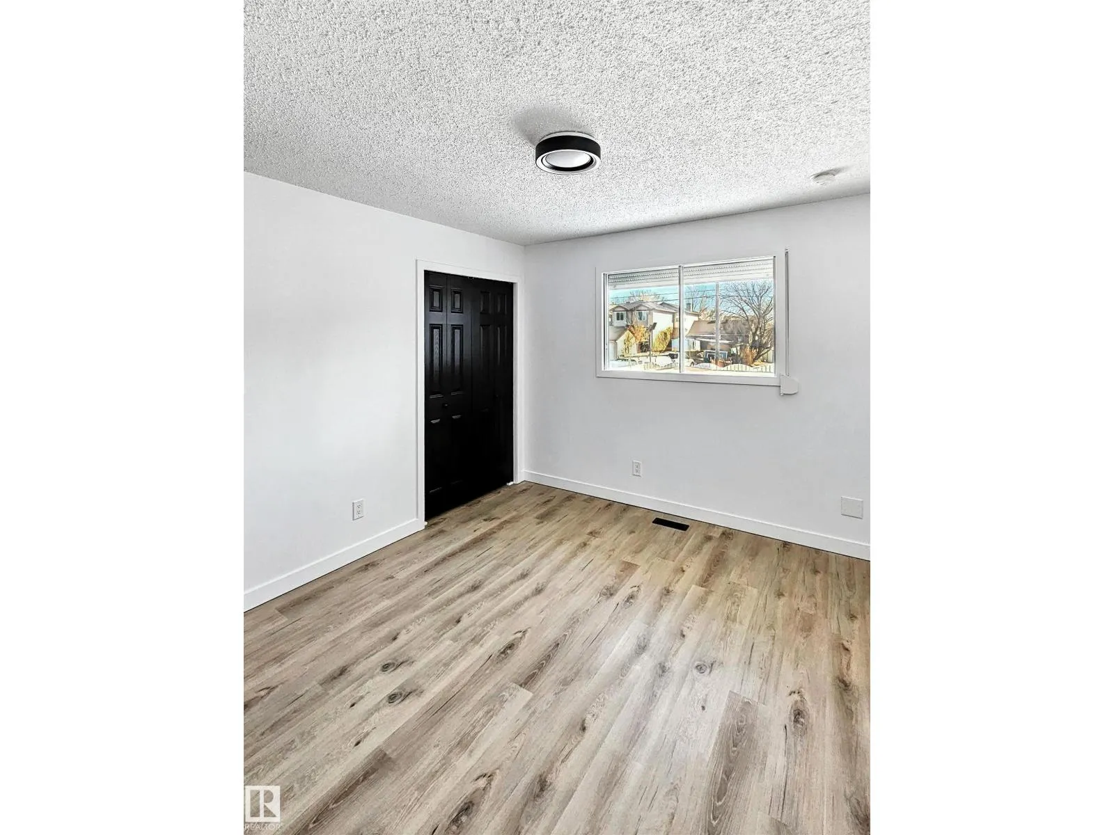 11523 82 ST NW