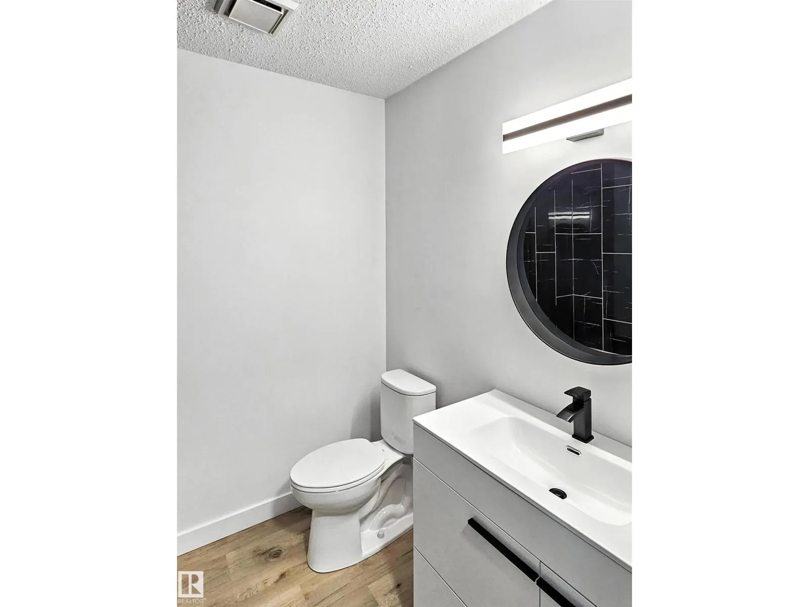 11523 82 ST NW