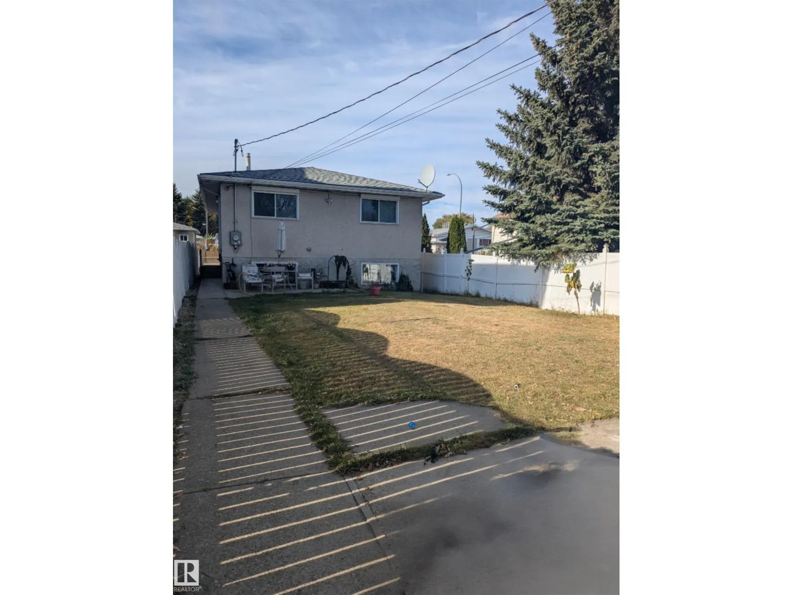 11523 82 ST NW