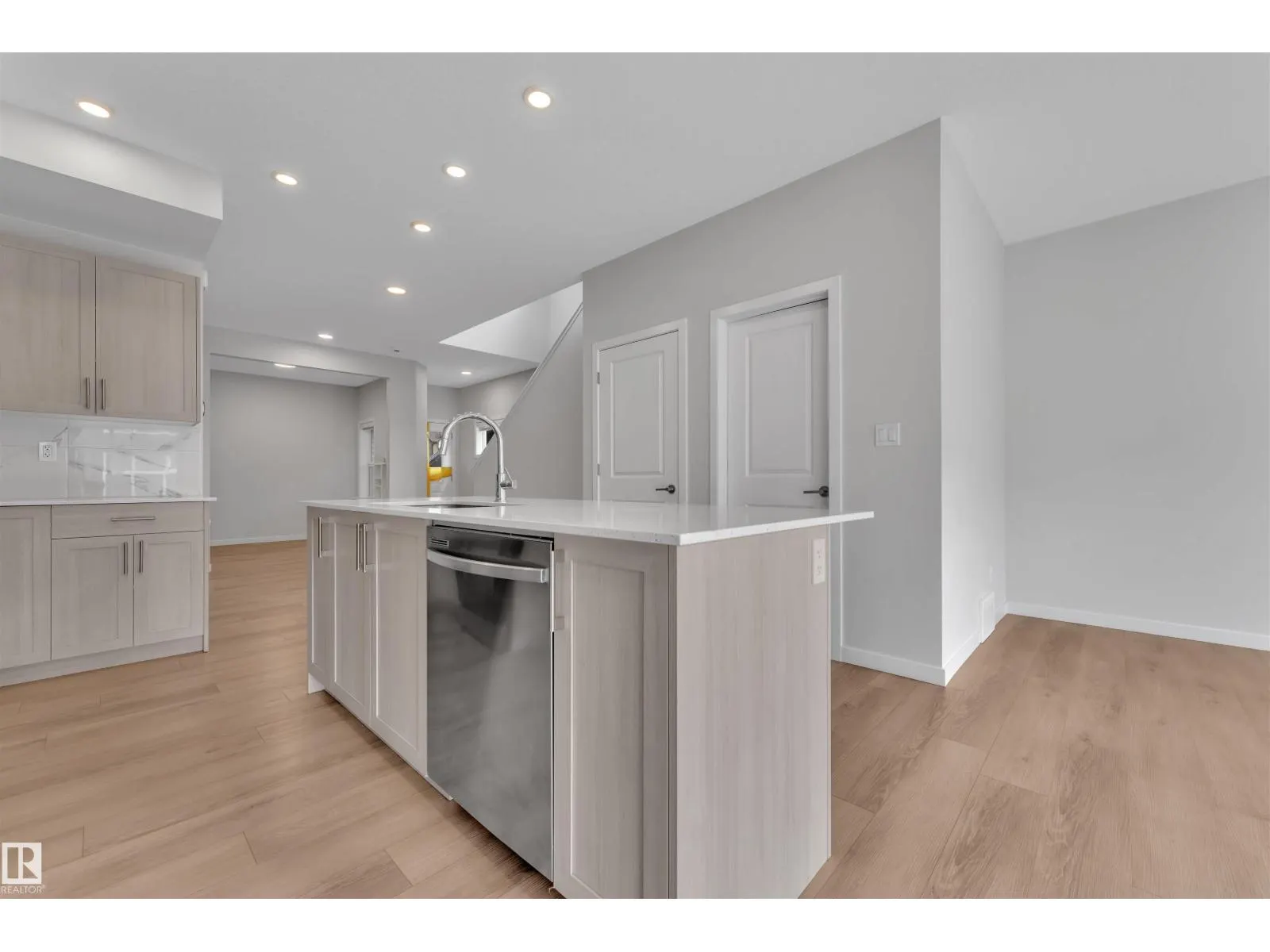 226 ORCHARDS BV SW