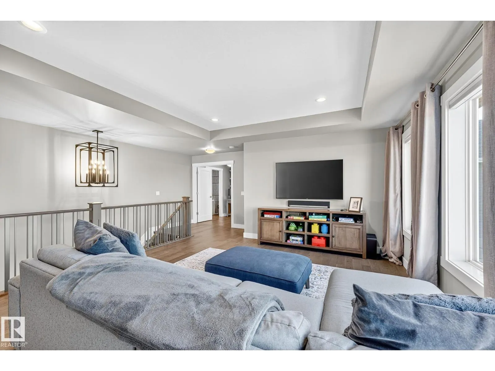 724 180 ST SW