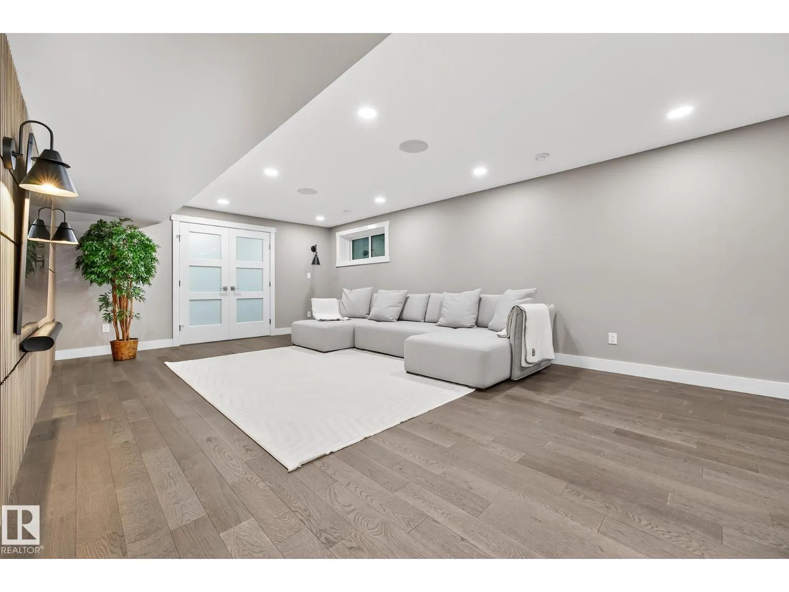 724 180 ST SW