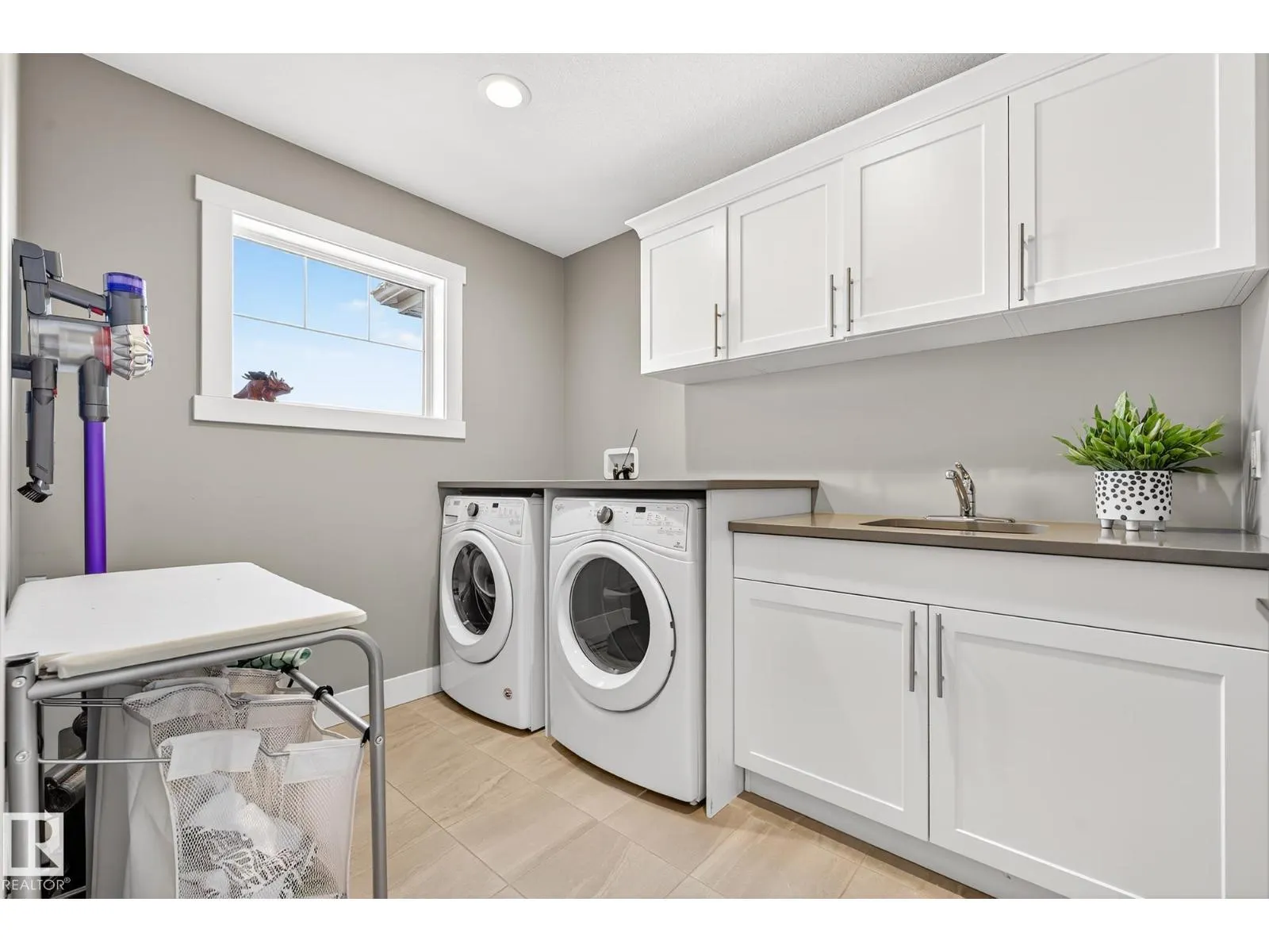 724 180 ST SW