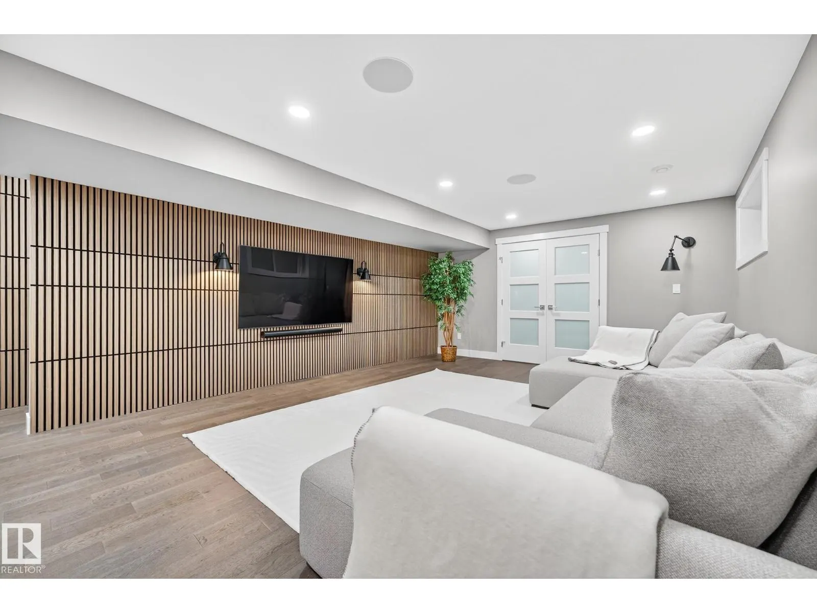 724 180 ST SW