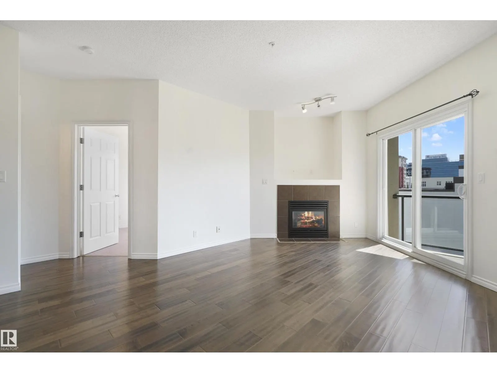 #414 10235 112 ST NW