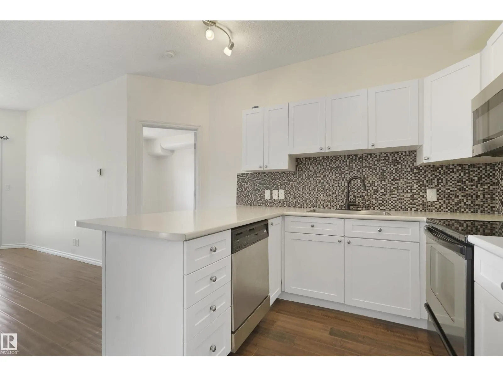 #414 10235 112 ST NW