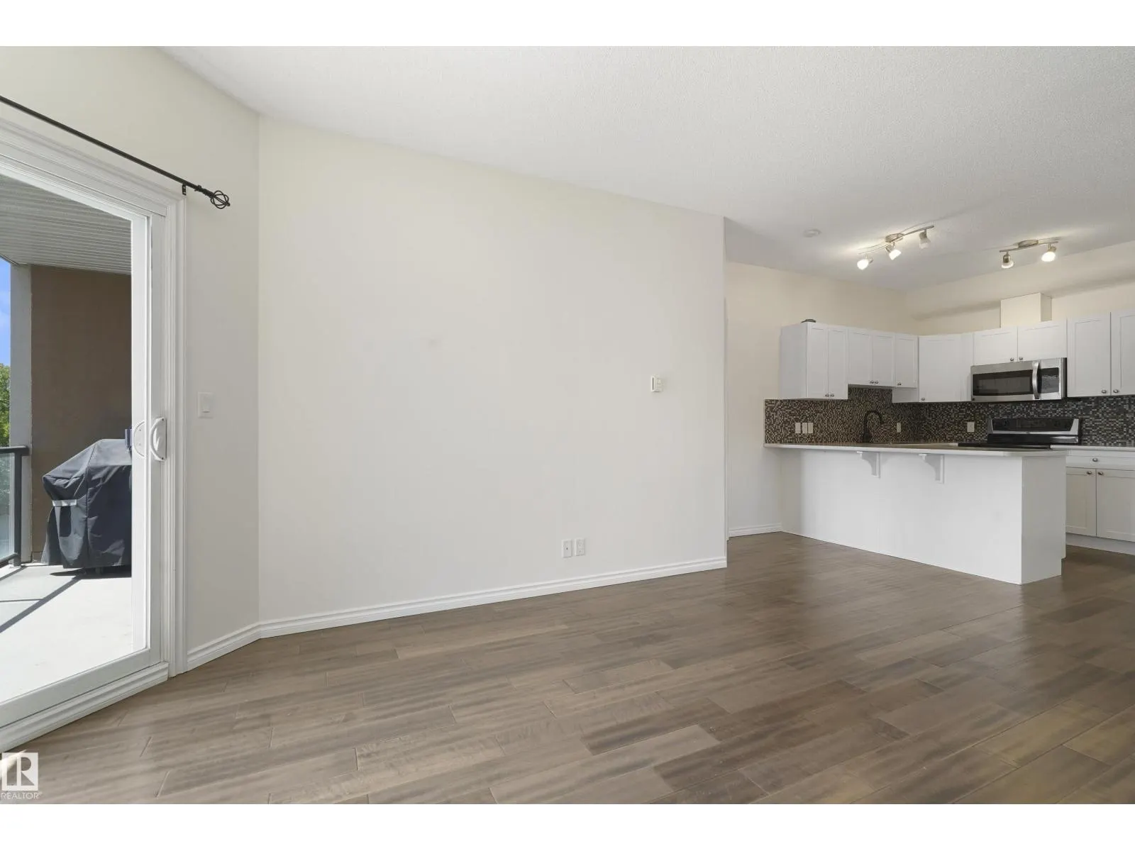 #414 10235 112 ST NW