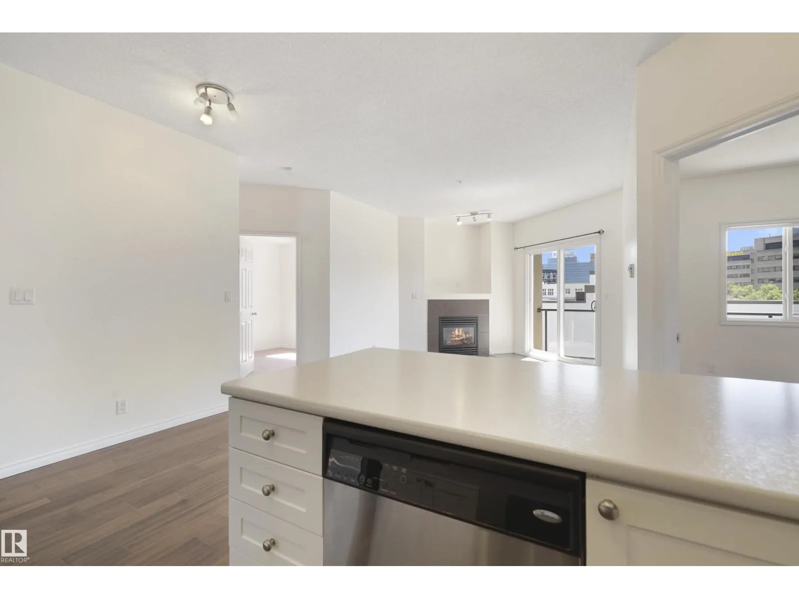 #414 10235 112 ST NW