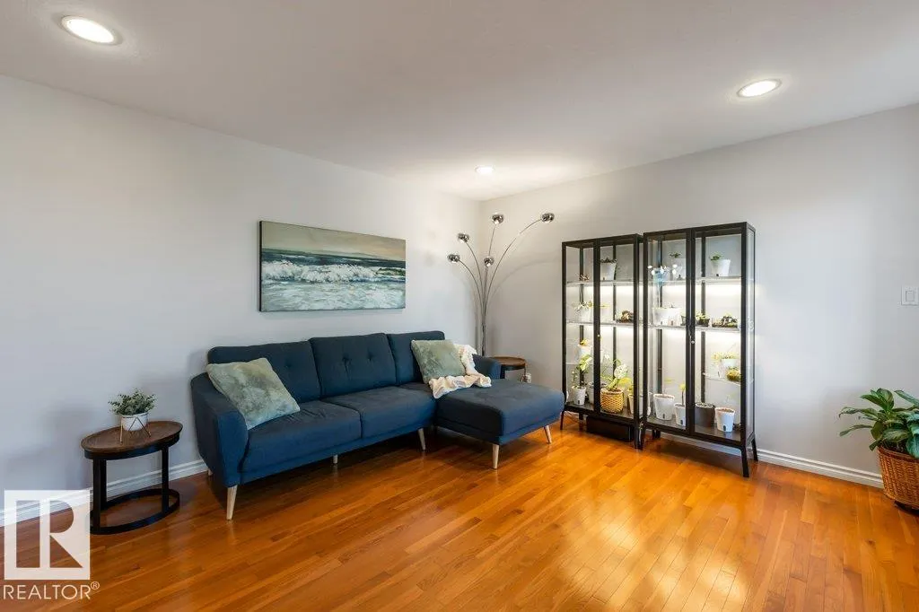 10616 183 AV NW