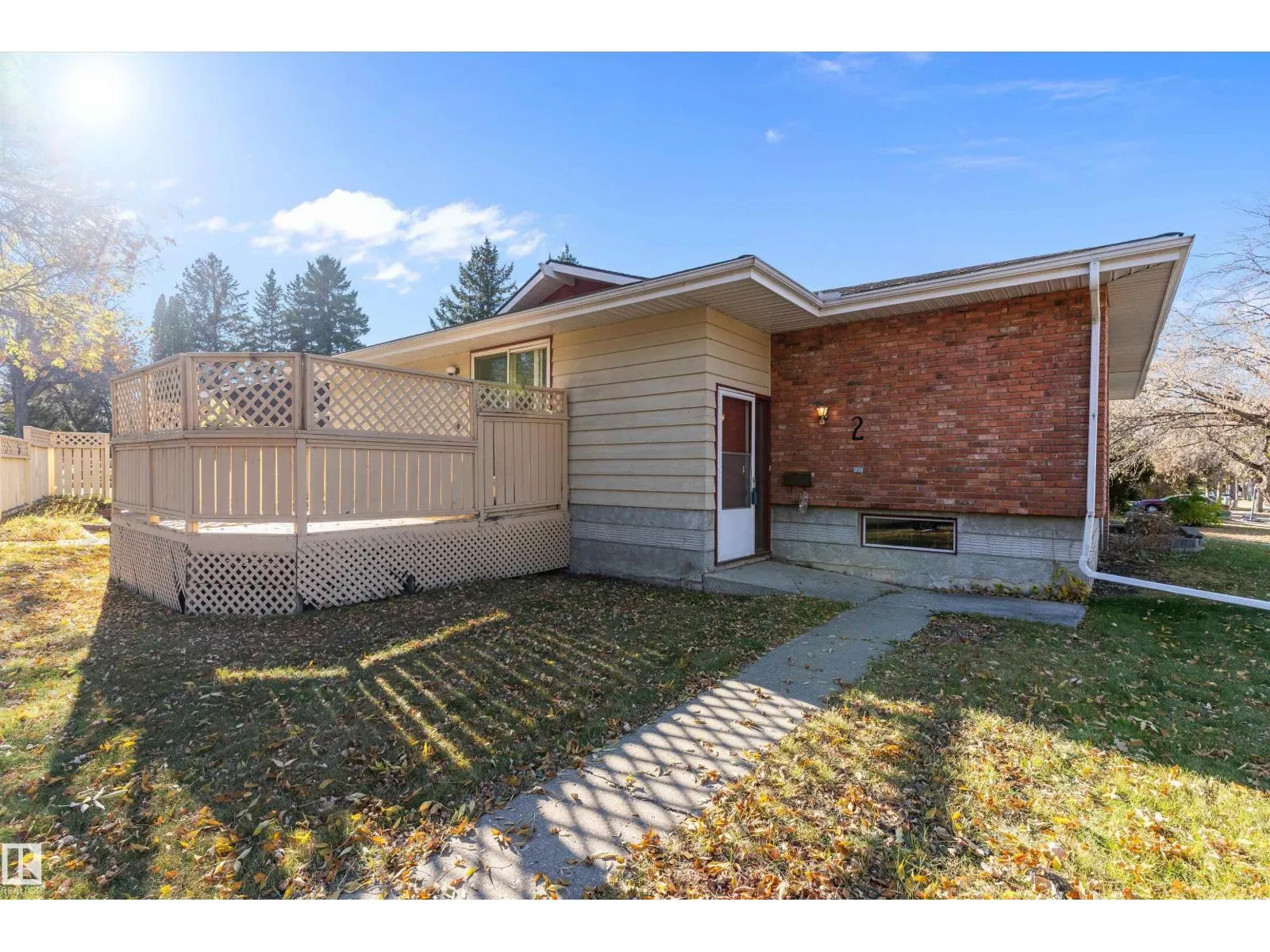 2 GREENBRIER CR