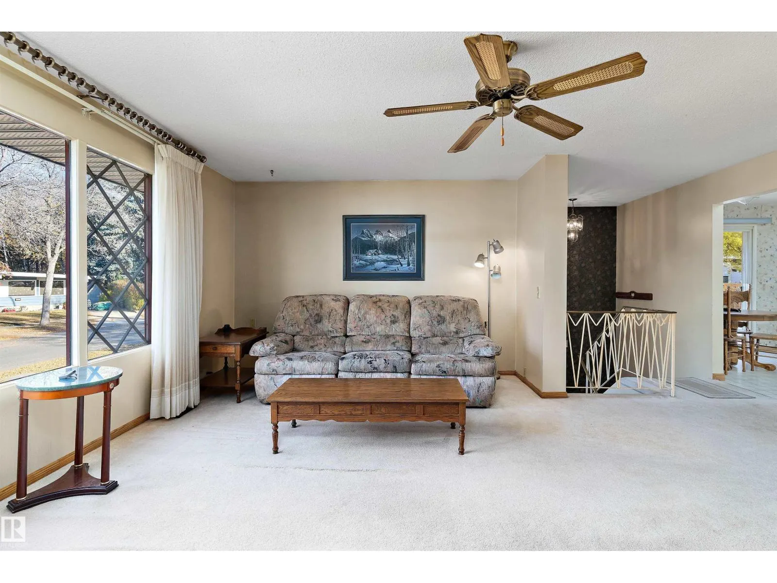 2 GREENBRIER CR