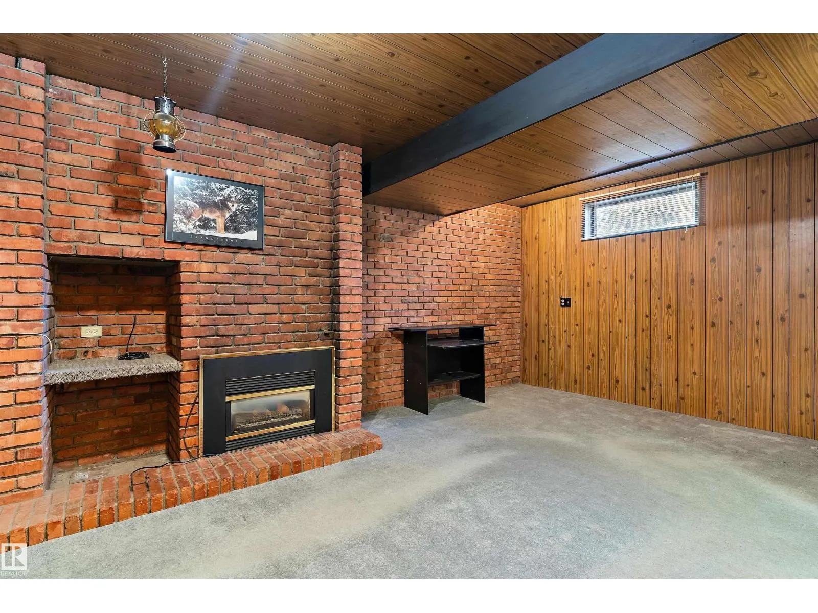 2 GREENBRIER CR