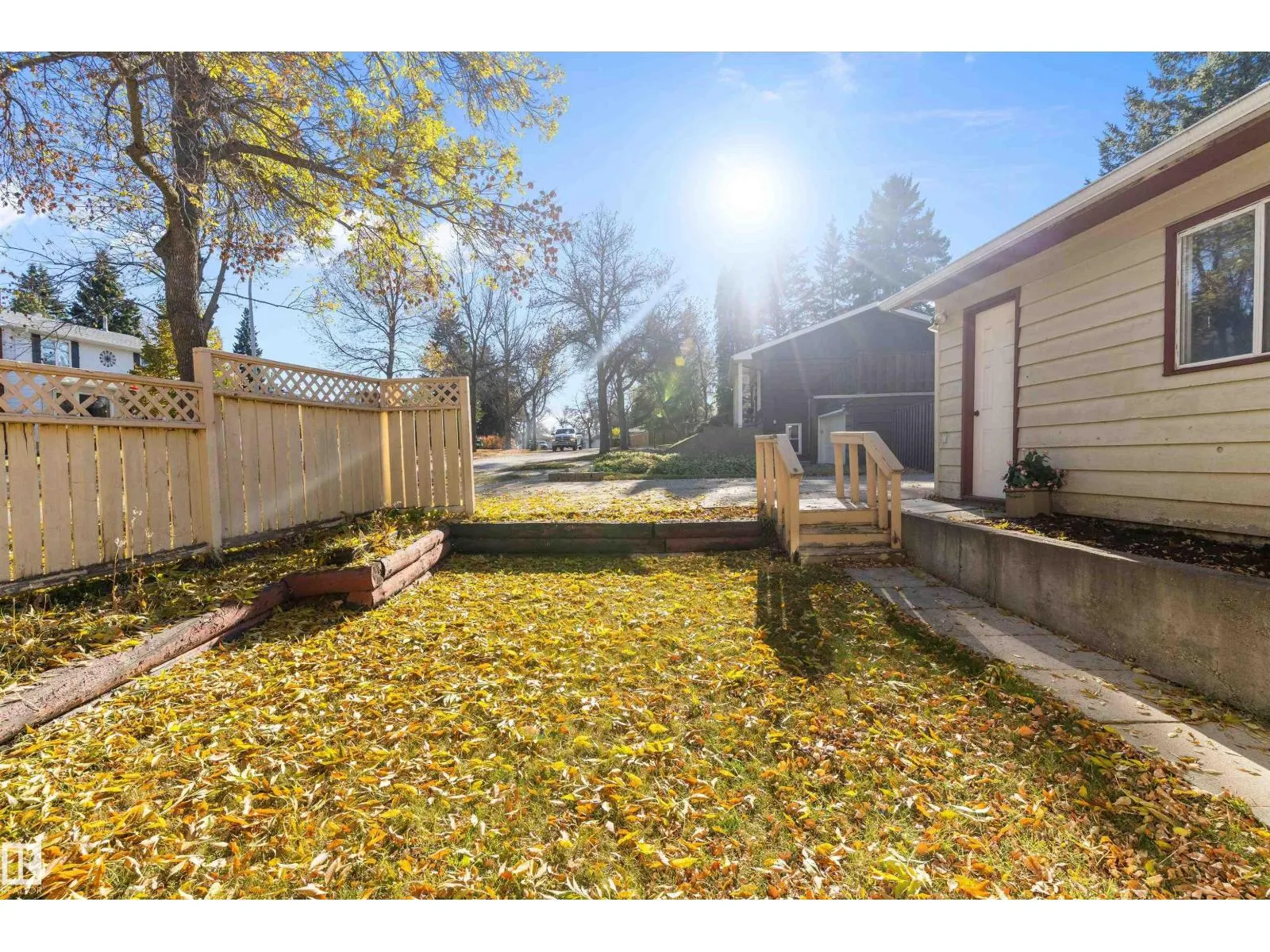2 GREENBRIER CR