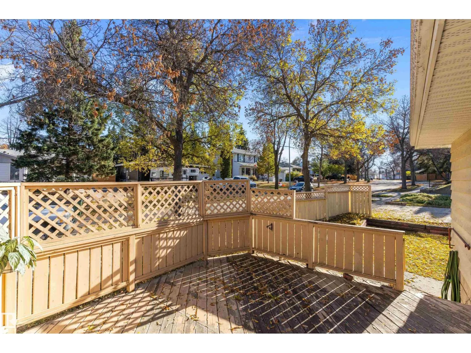 2 GREENBRIER CR
