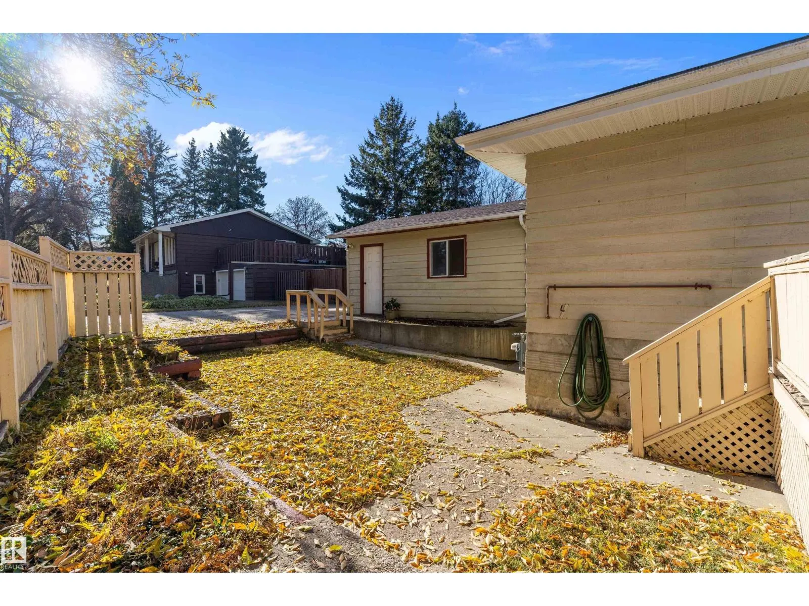 2 GREENBRIER CR