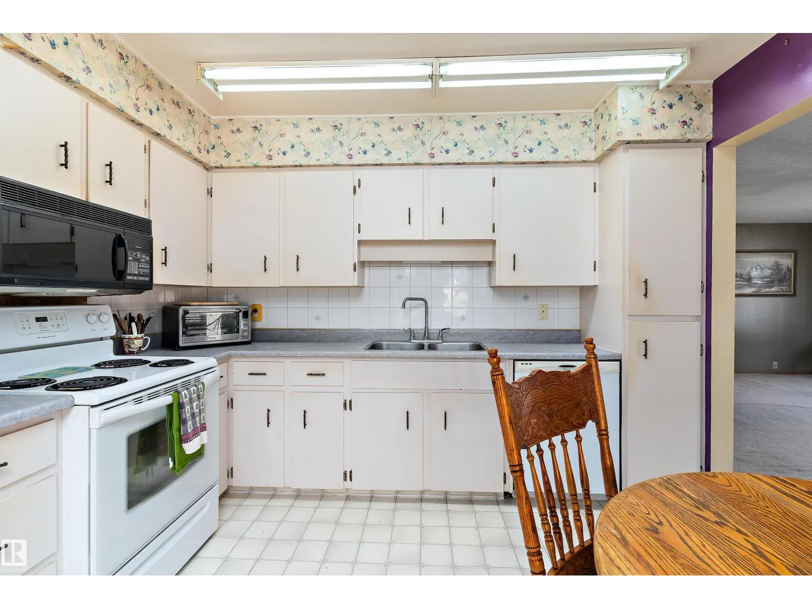 2 GREENBRIER CR