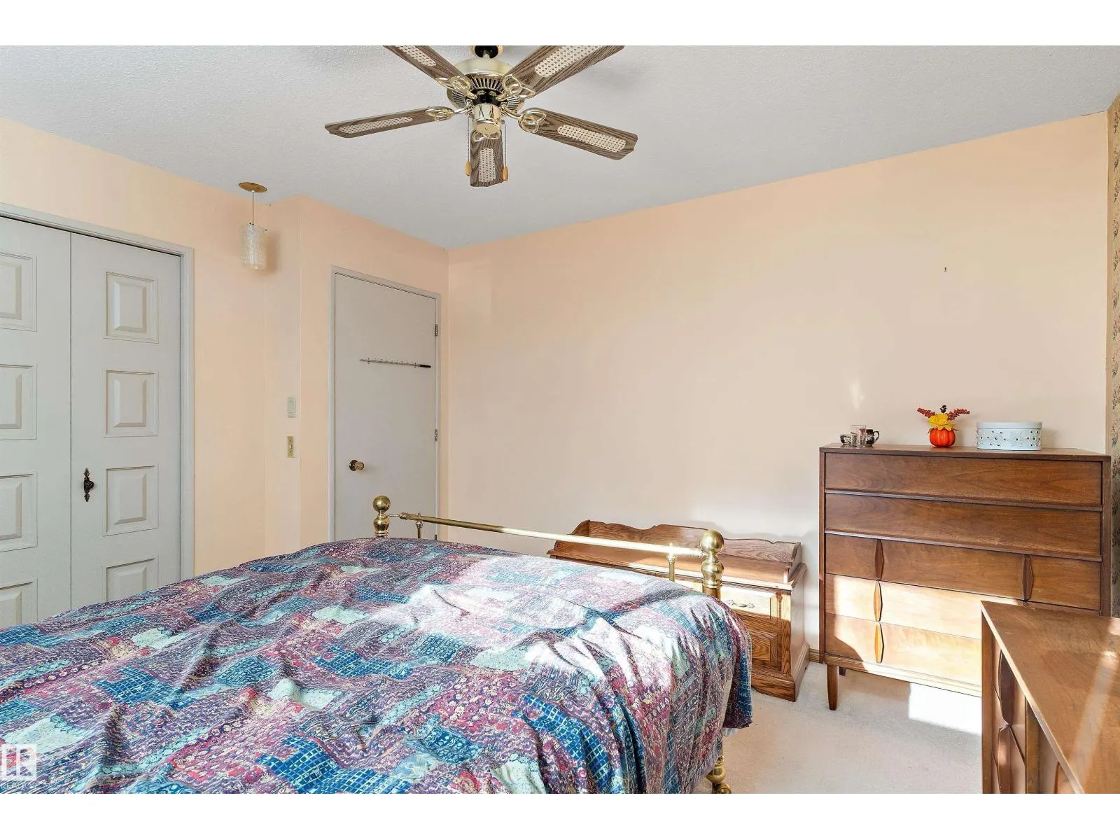 2 GREENBRIER CR