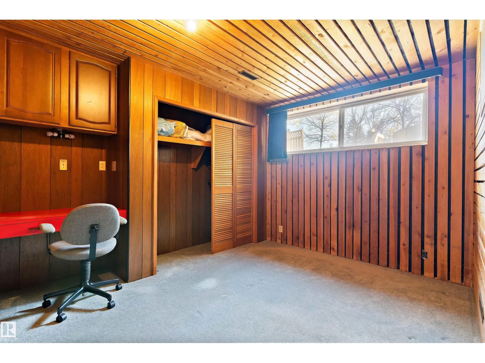 2 GREENBRIER CR