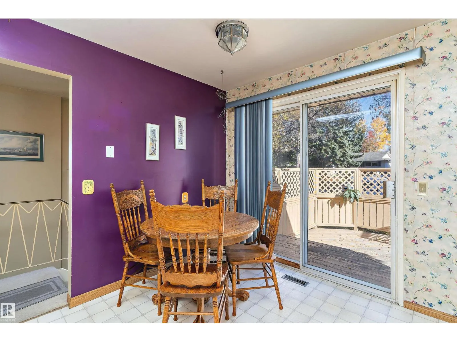 2 GREENBRIER CR