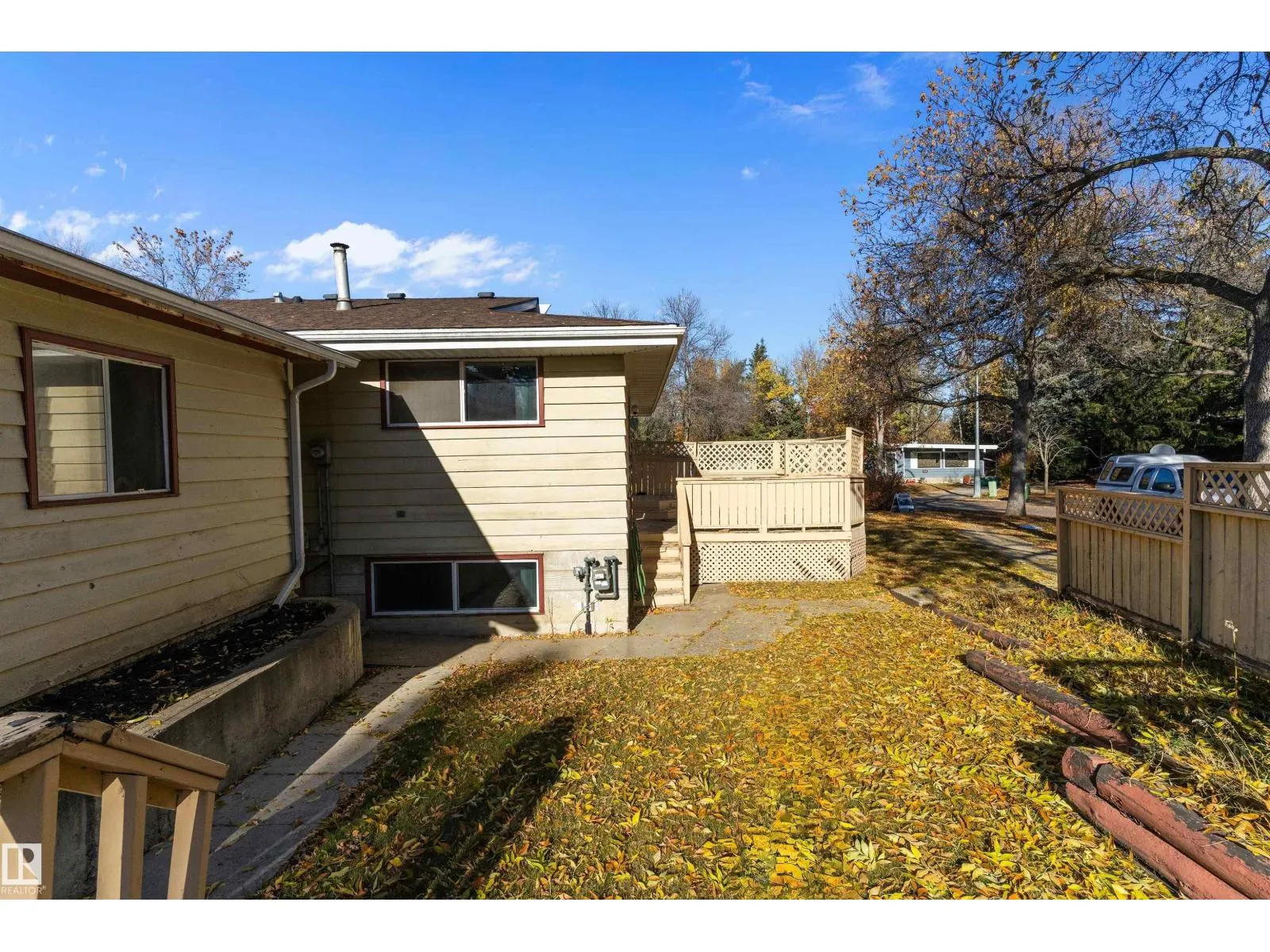 2 GREENBRIER CR