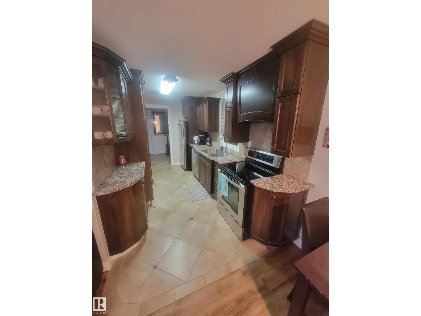 10115 105 ST