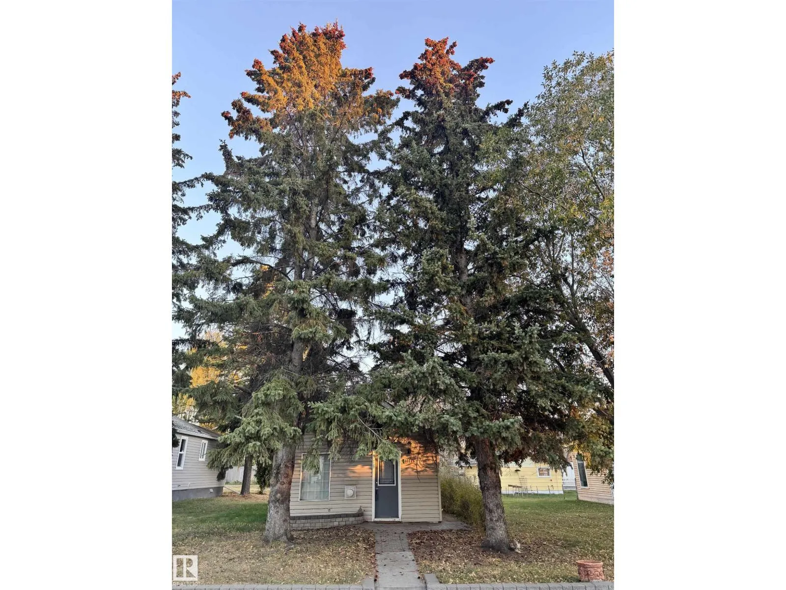 10115 105 ST