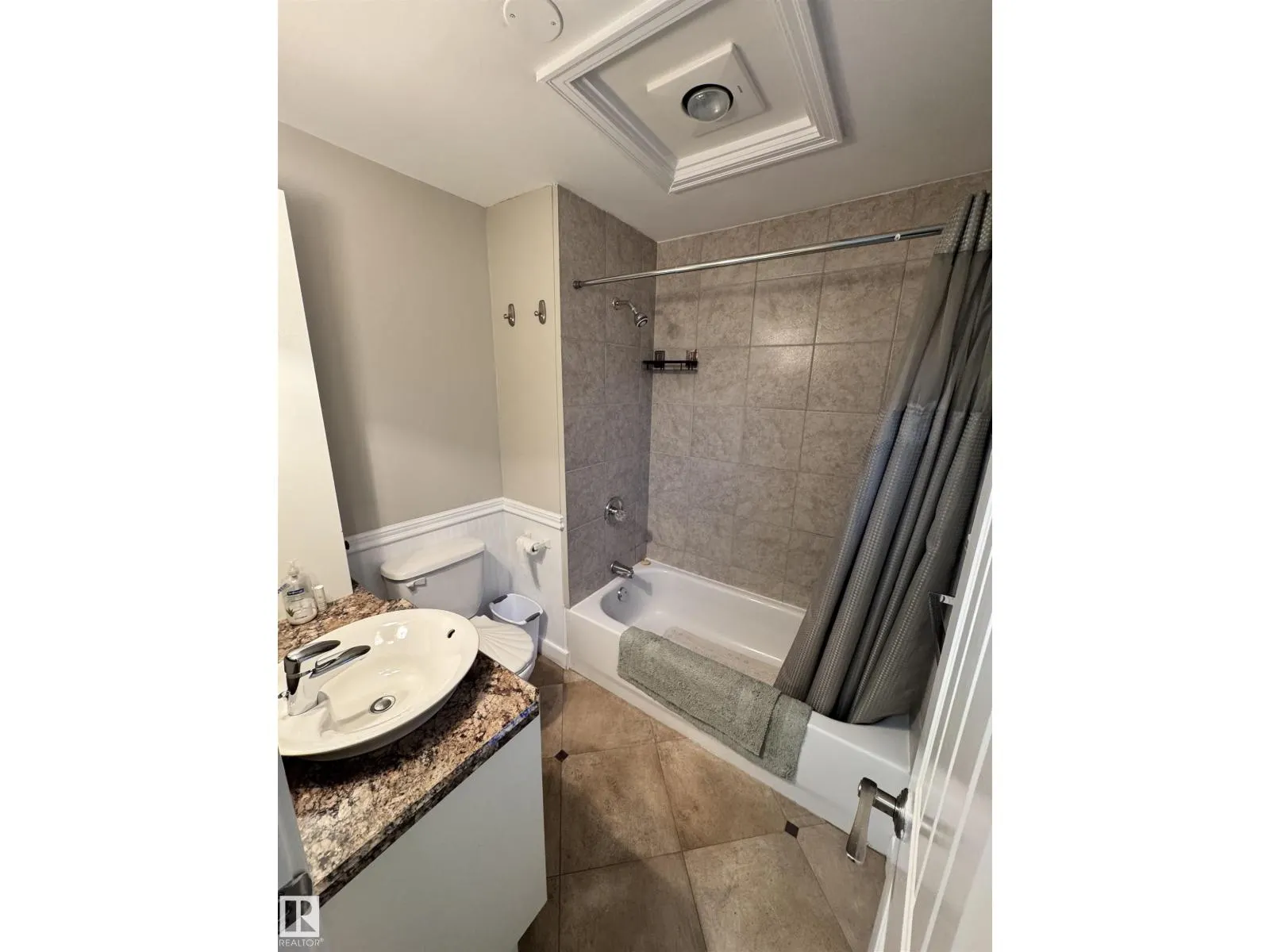10115 105 ST