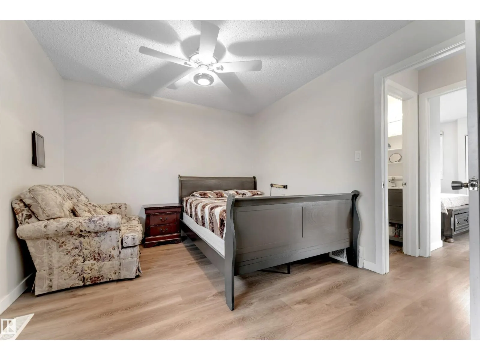 15304 121 ST NW