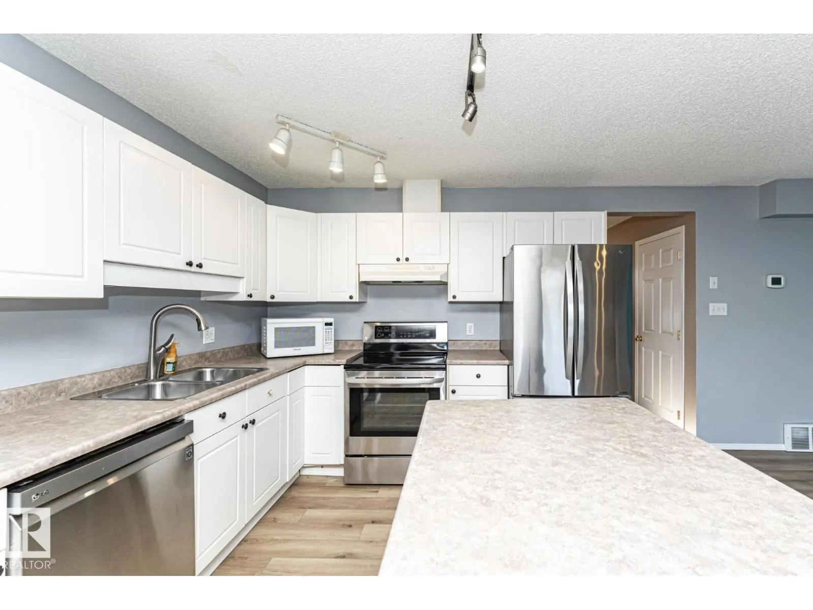 #46 14803 MILLER BV NW