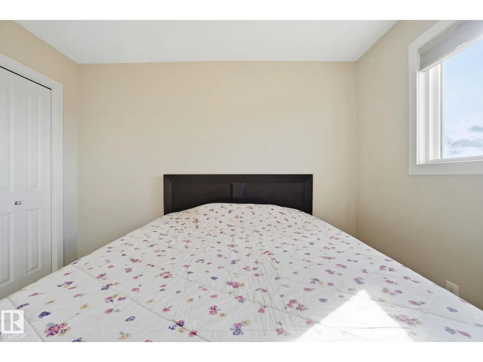 3217 11 AV NW