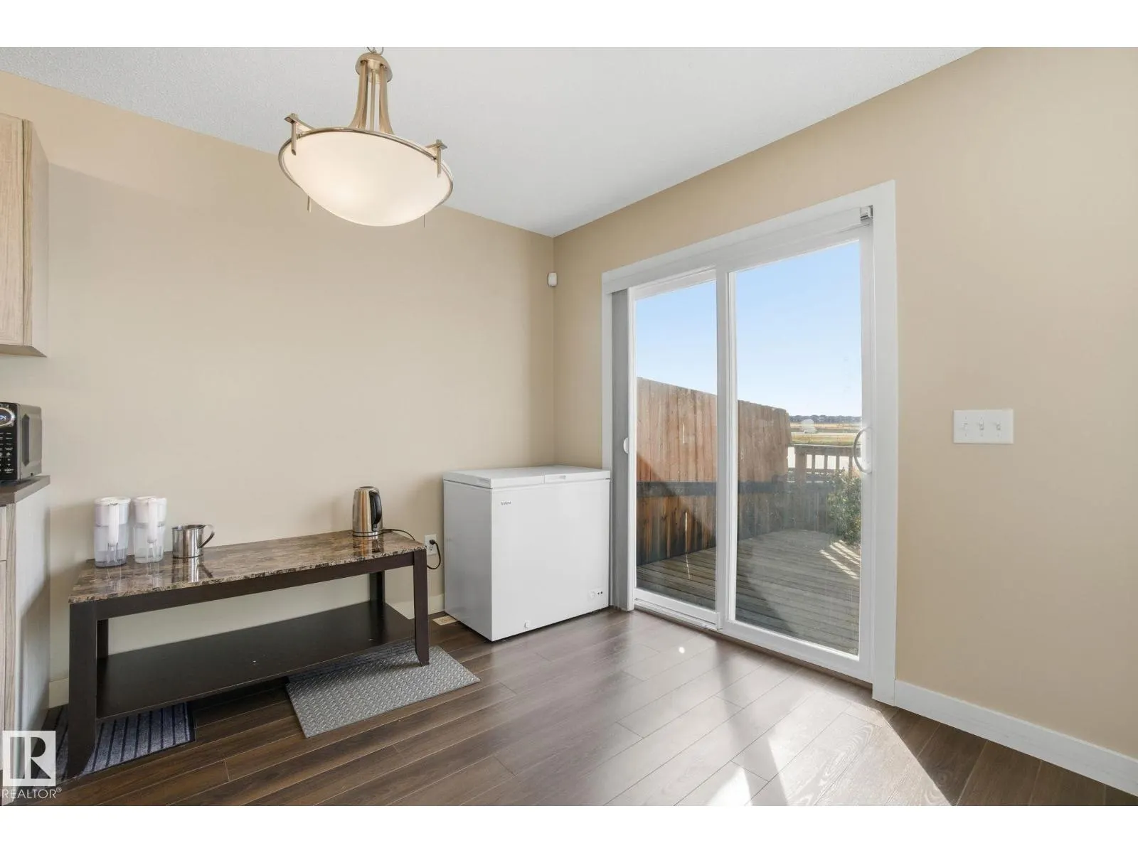 3217 11 AV NW