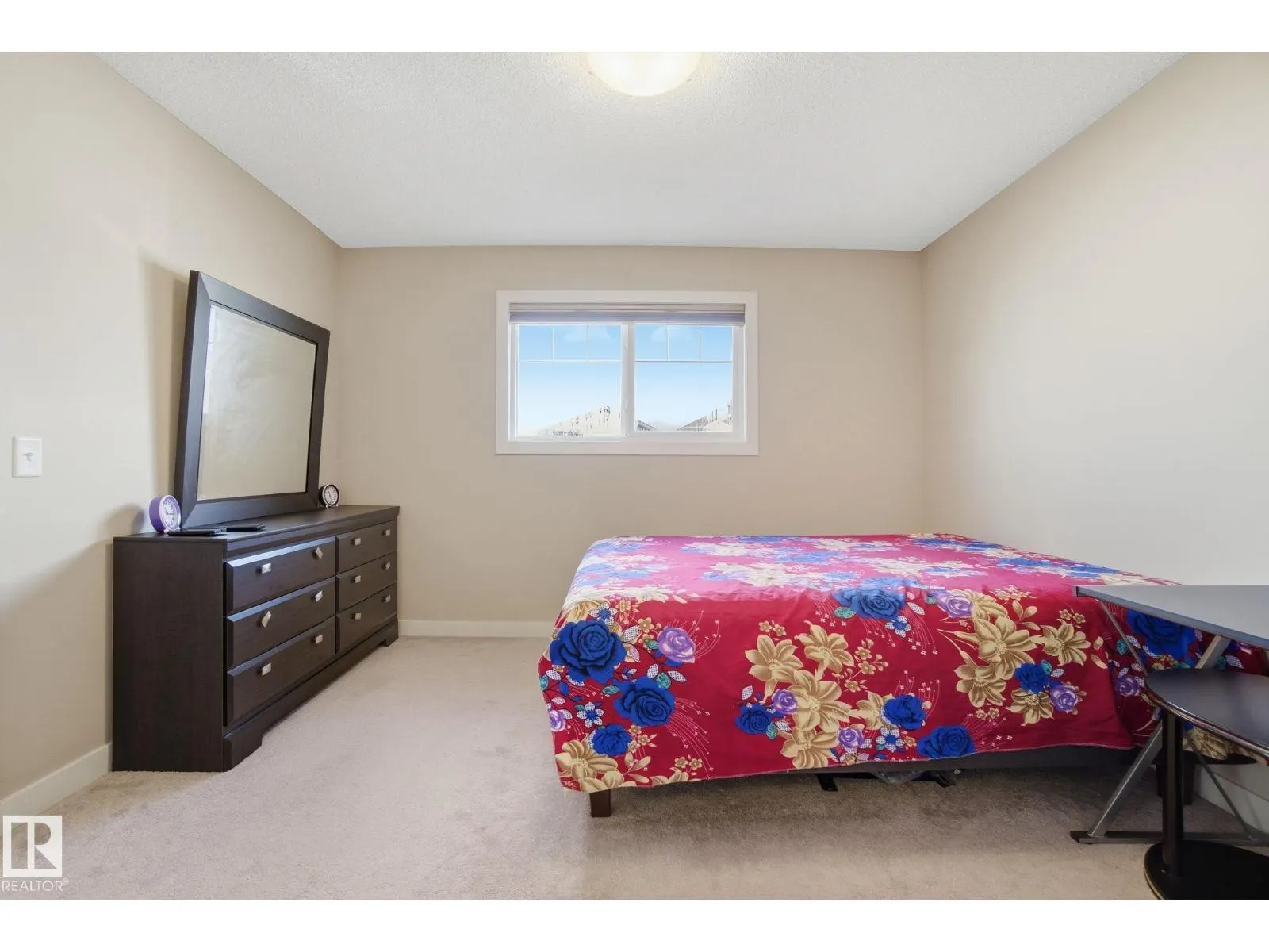 3217 11 AV NW