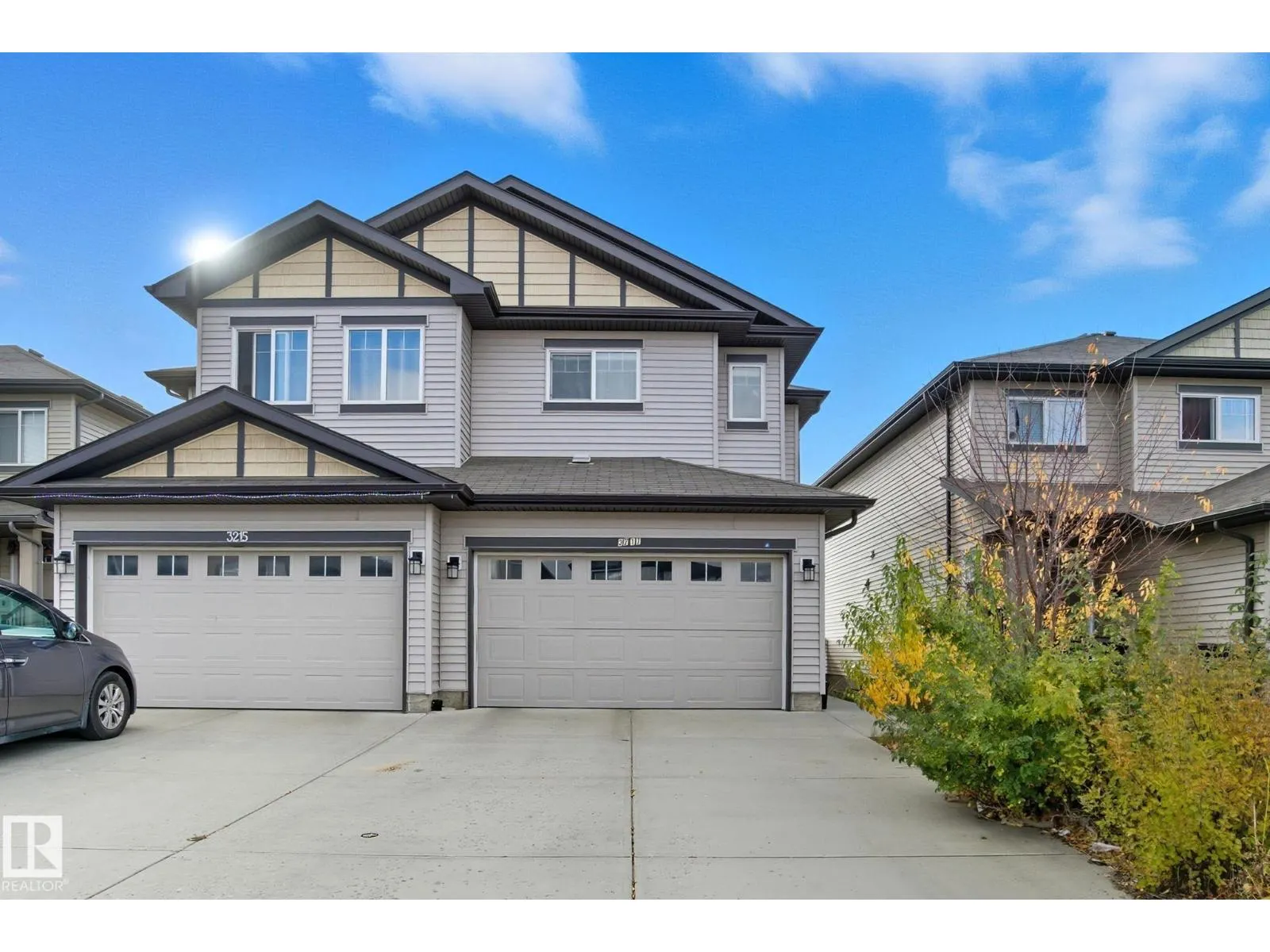 3217 11 AV NW