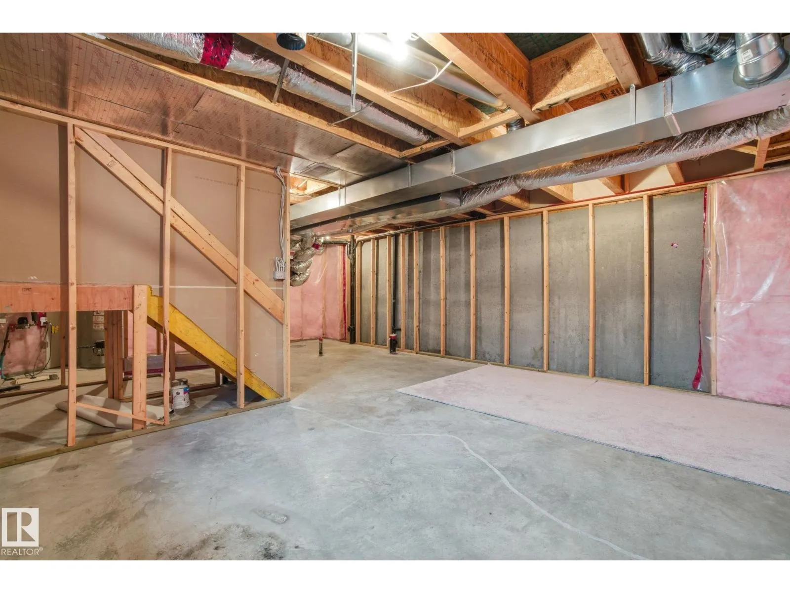 3217 11 AV NW
