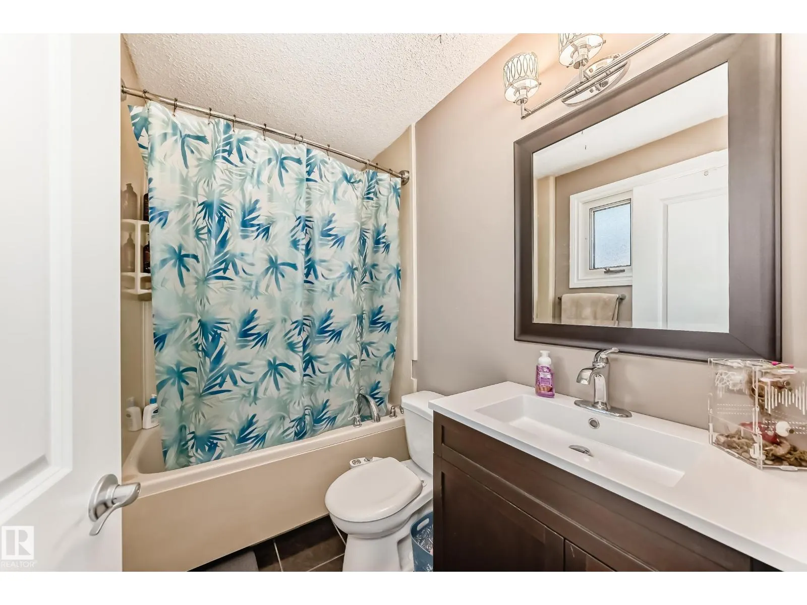 43 GROVELAND RD