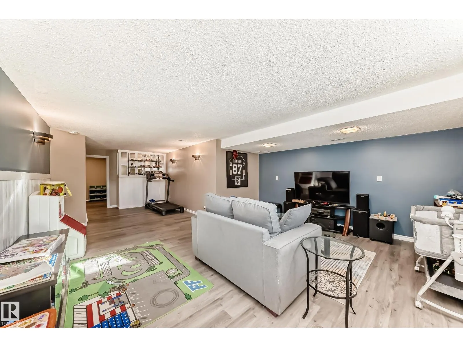 43 GROVELAND RD