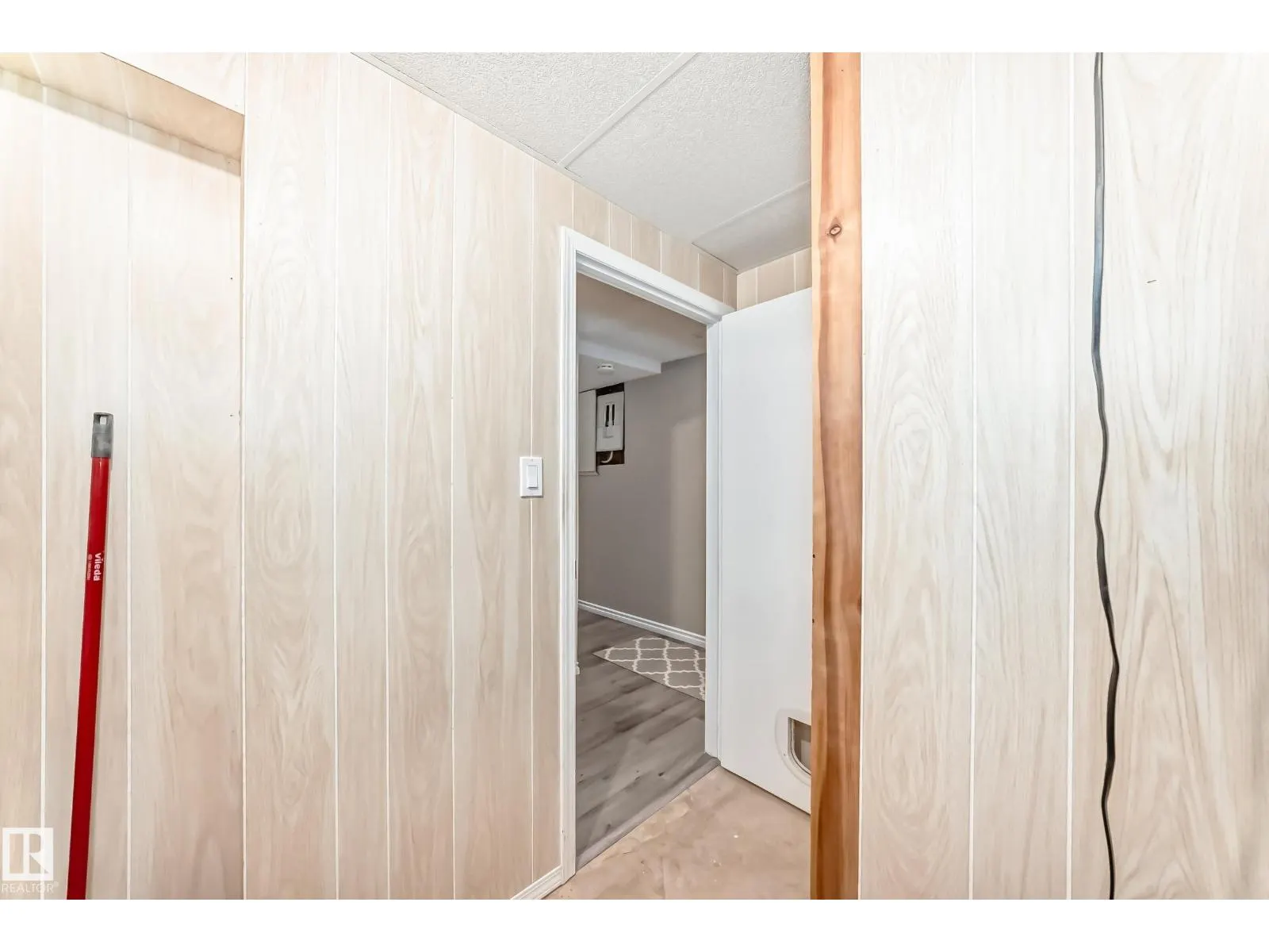 43 GROVELAND RD