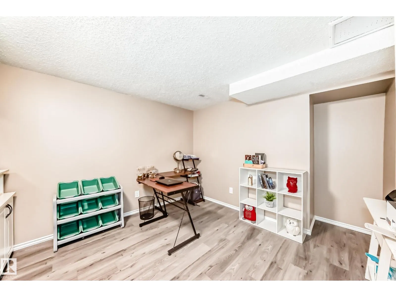 43 GROVELAND RD