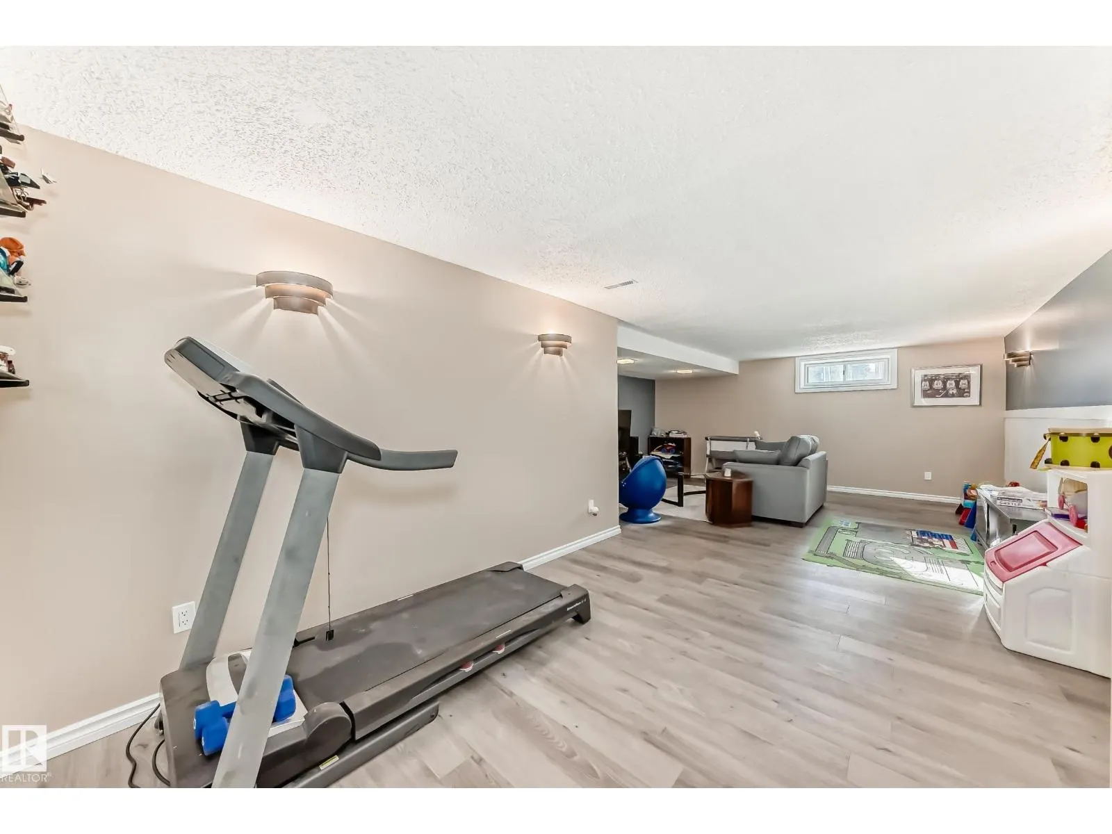 43 GROVELAND RD