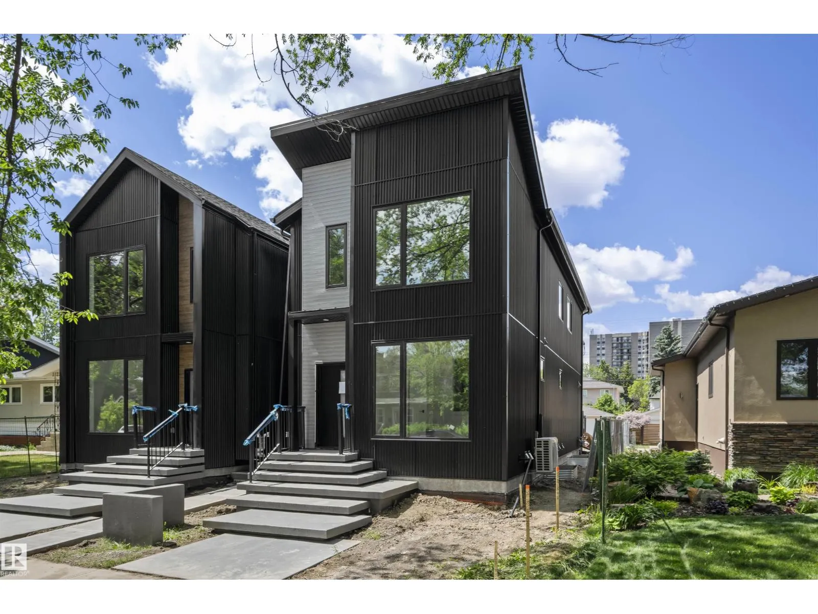 11232 127 ST NW