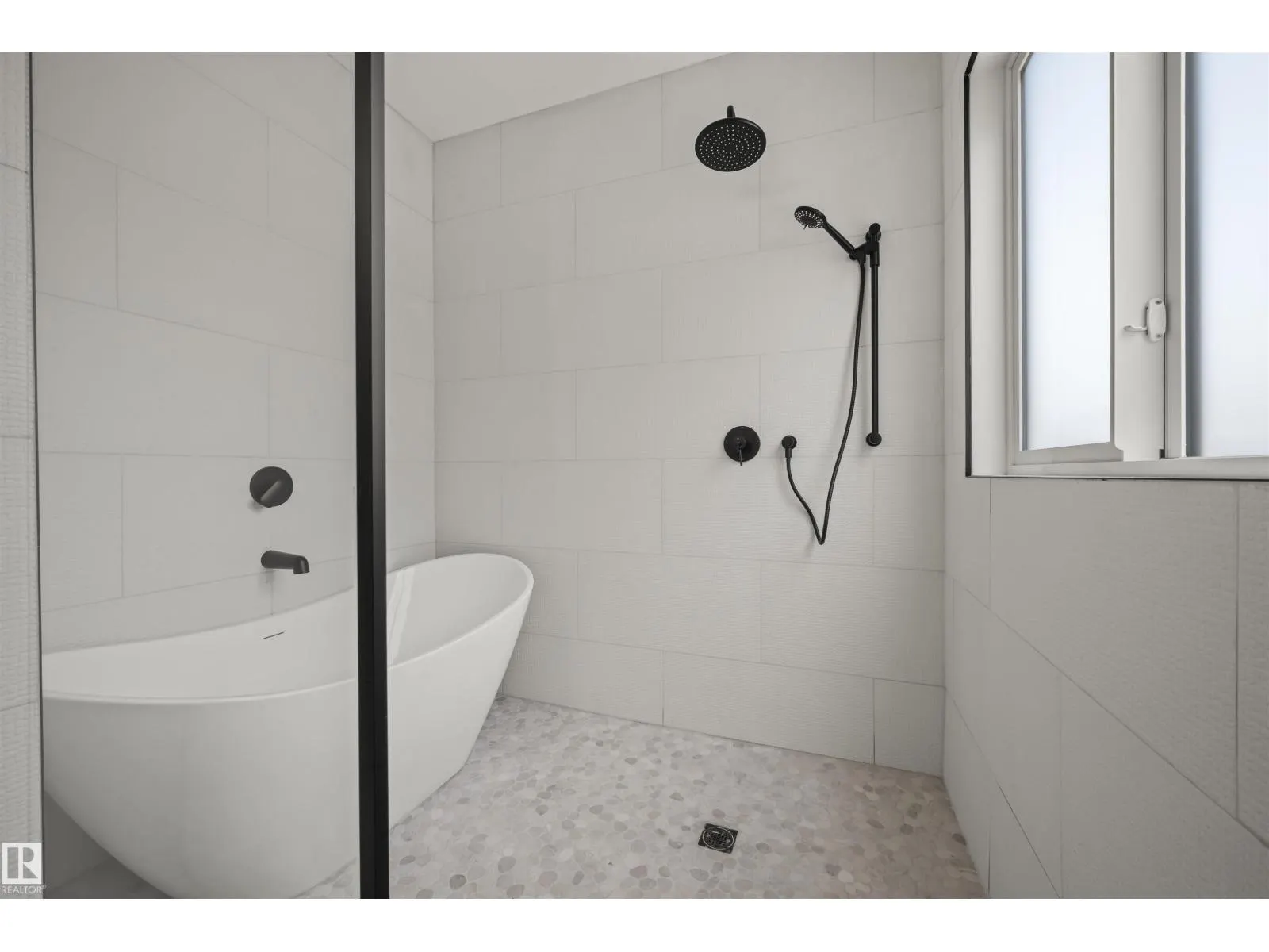 11232 127 ST NW