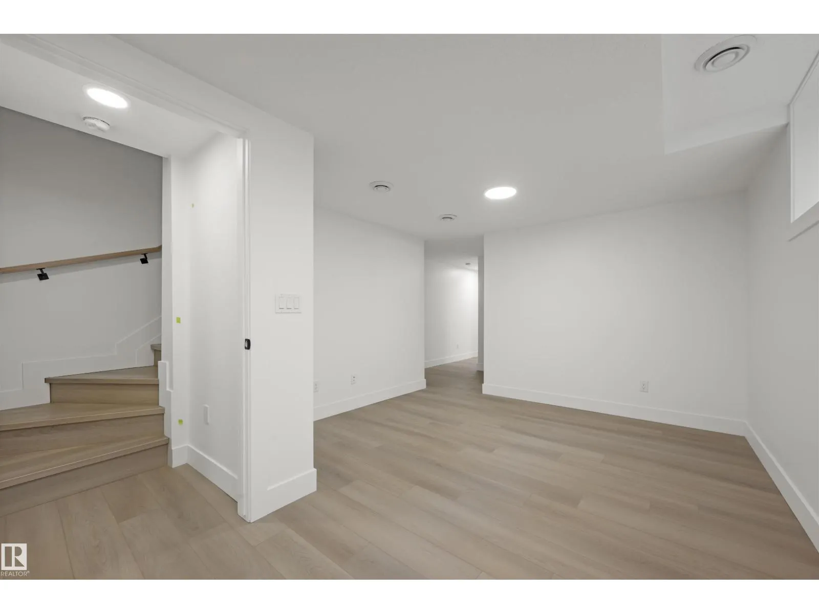 11232 127 ST NW
