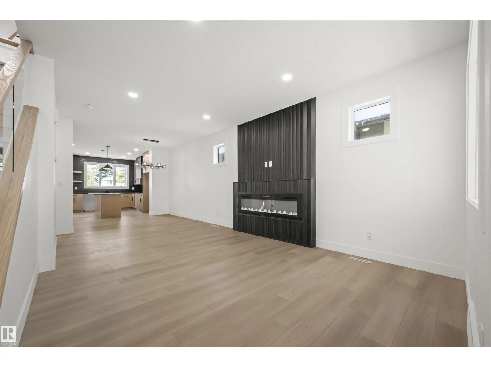 11232 127 ST NW