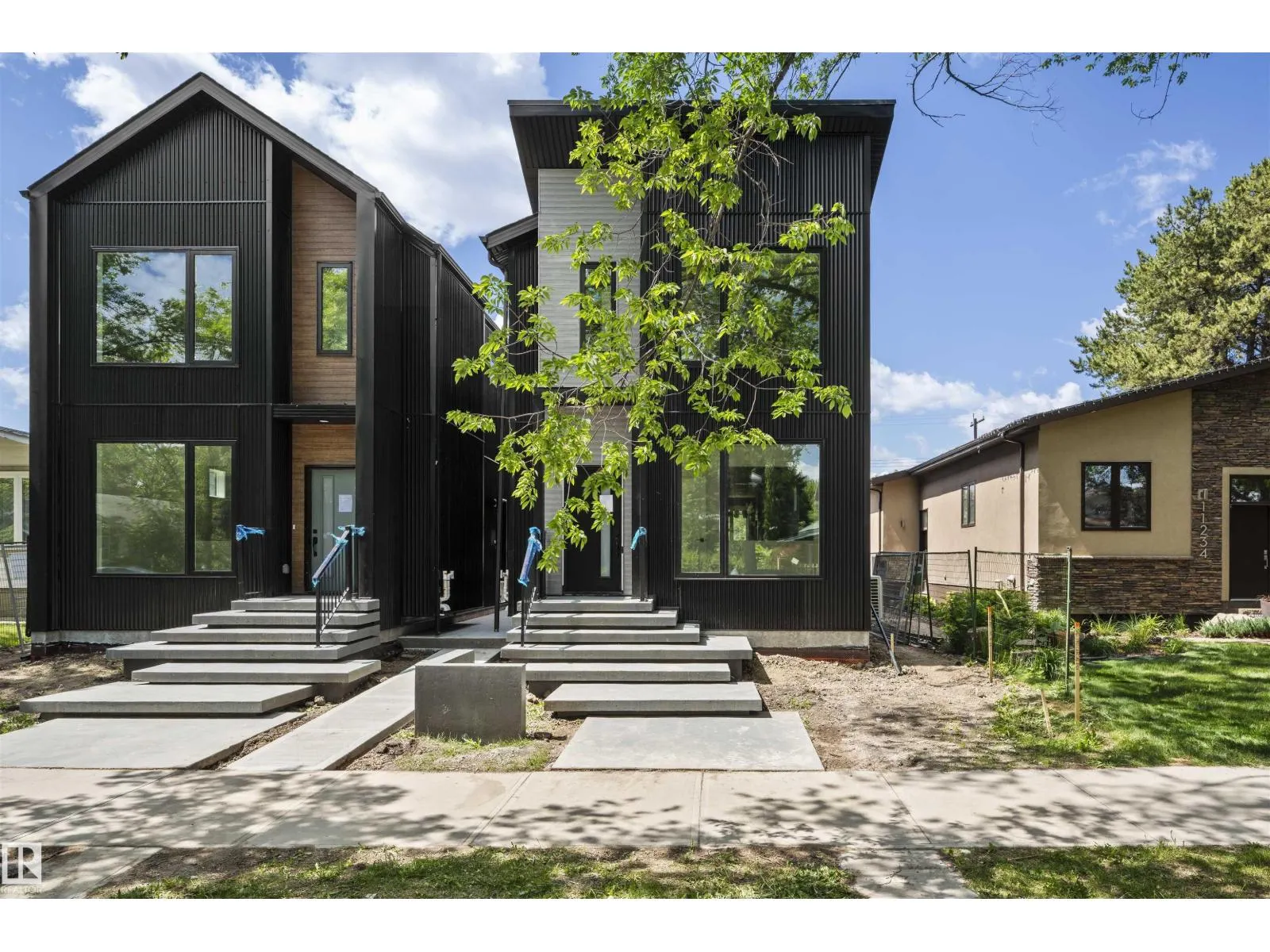 11232 127 ST NW