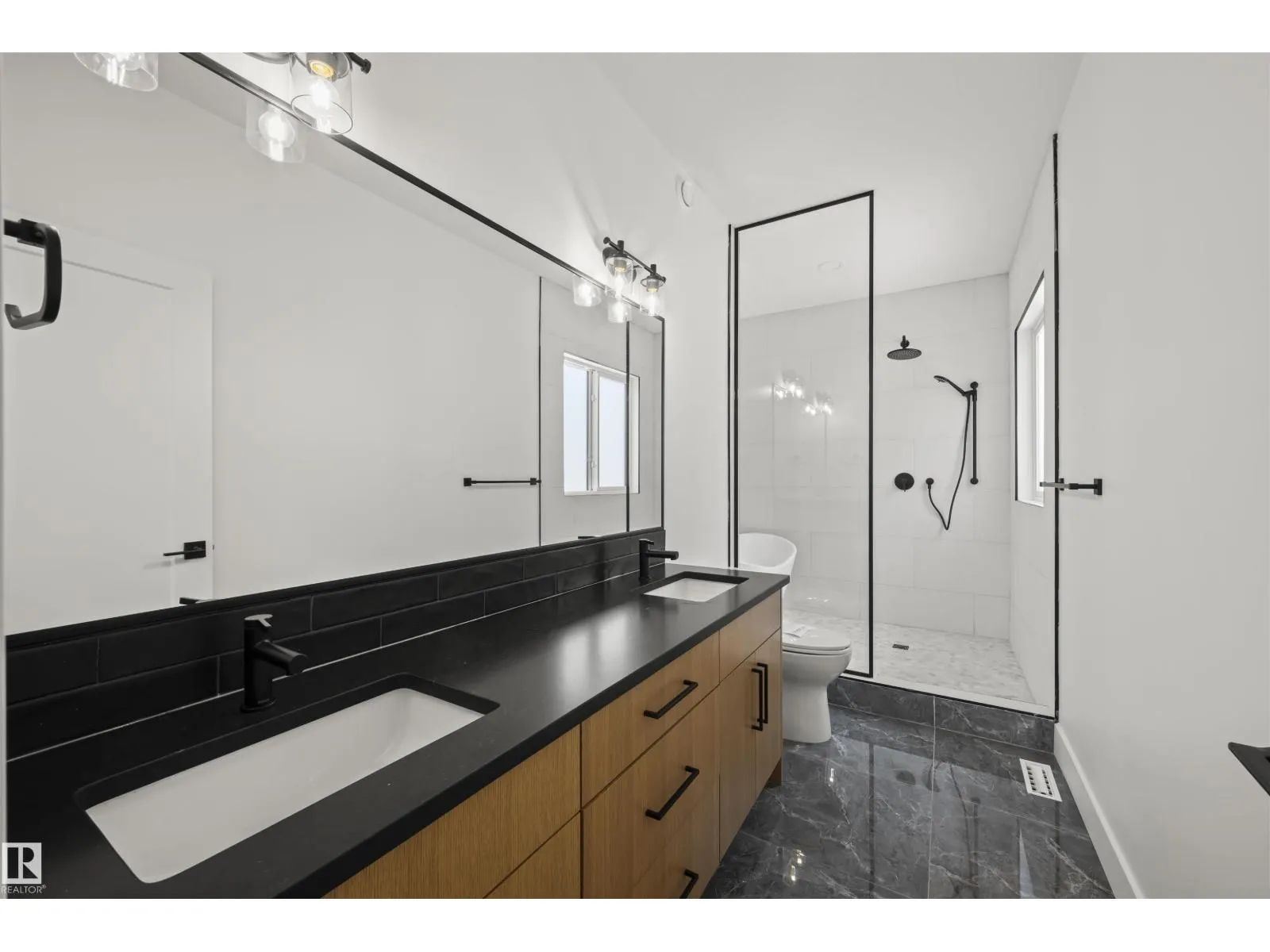11232 127 ST NW
